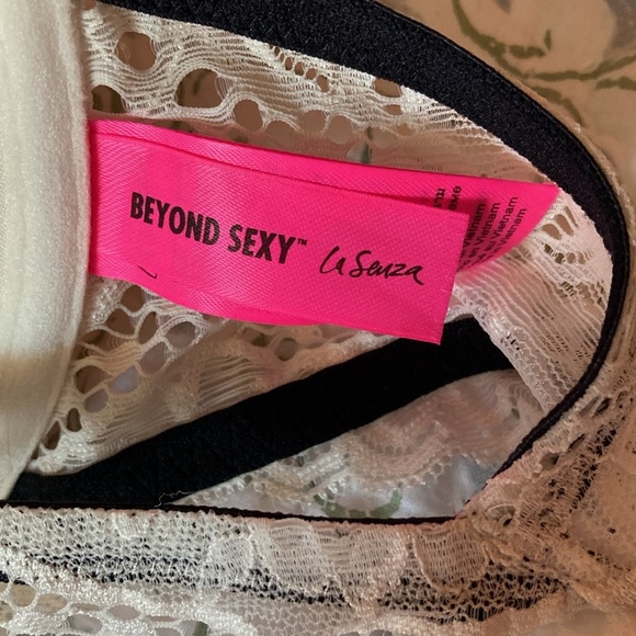 2 for $25 La Senza beige bra 32C - Picture 5 of 8